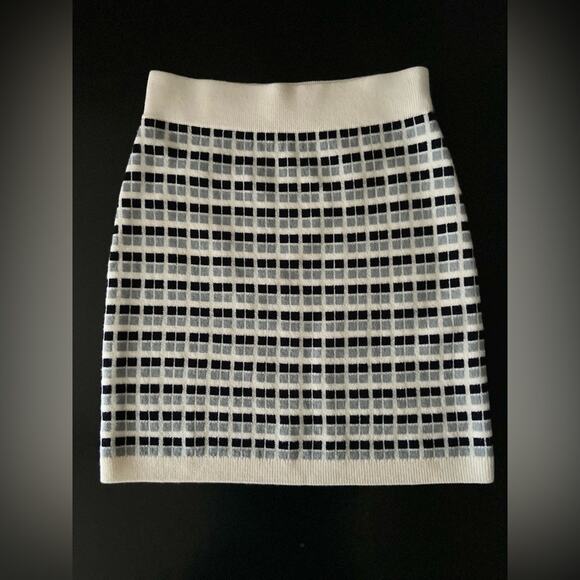 ARITZIA BABATON White/Gray/Black Checkered Knit Mini Skirt sz XS (NWOT) - Picture 4 of 12